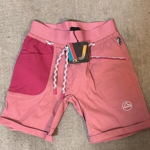New with tags La Sportiva women small climbing shorts  in Pink Two-Tone